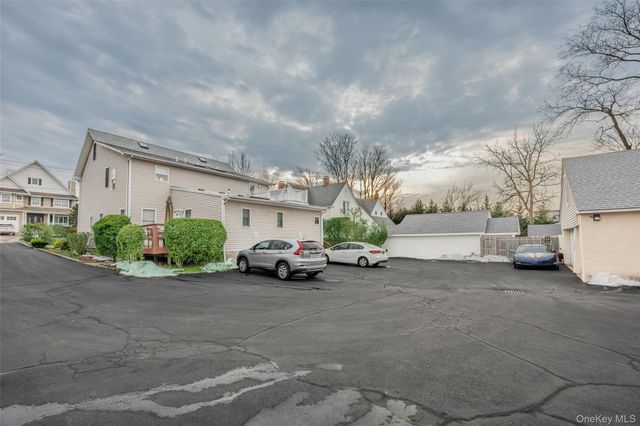 17 Fairview Street A, Huntington, NY 11743