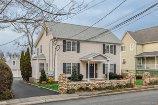 17 Fairview Street A, Huntington, NY 11743