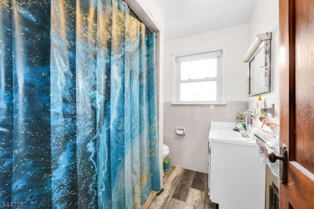 73 Ilford Ave, North Arlington Boro, NJ 07031
