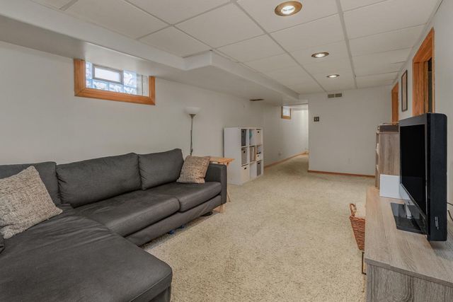 222 Fisk Street, Saint Paul, MN 55104