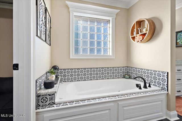 902 Timberton Drive, Pearl, MS 39208