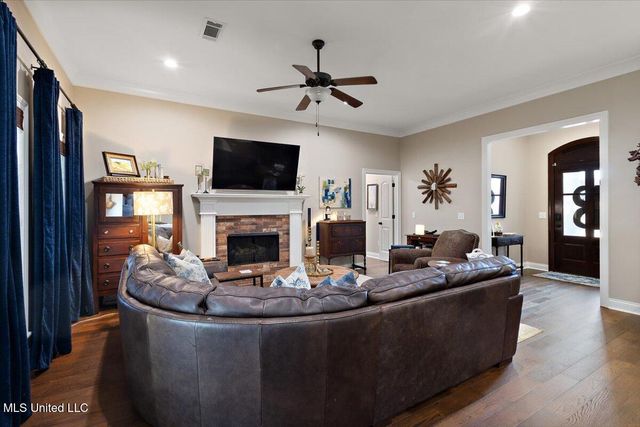 902 Timberton Drive, Pearl, MS 39208