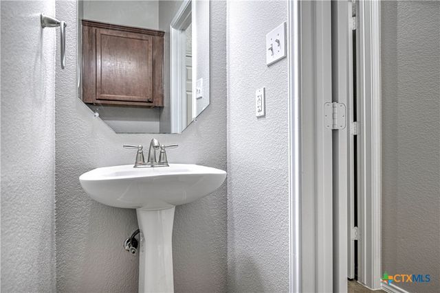 1011 Sugar Brook Drive, Temple, TX 76502