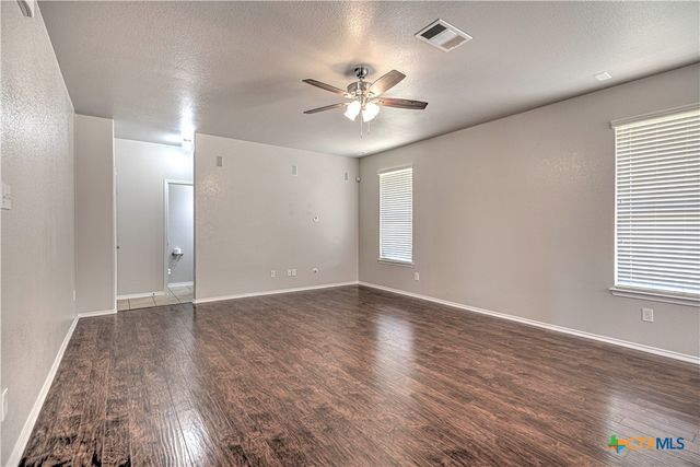 1011 Sugar Brook Drive, Temple, TX 76502