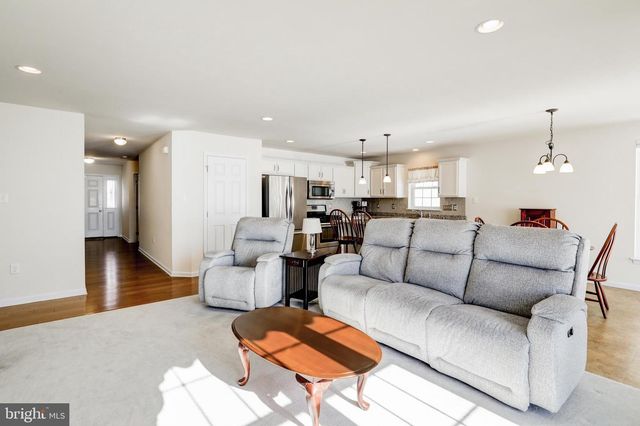 79 PLEASANT RD, Gordonville, PA 17529