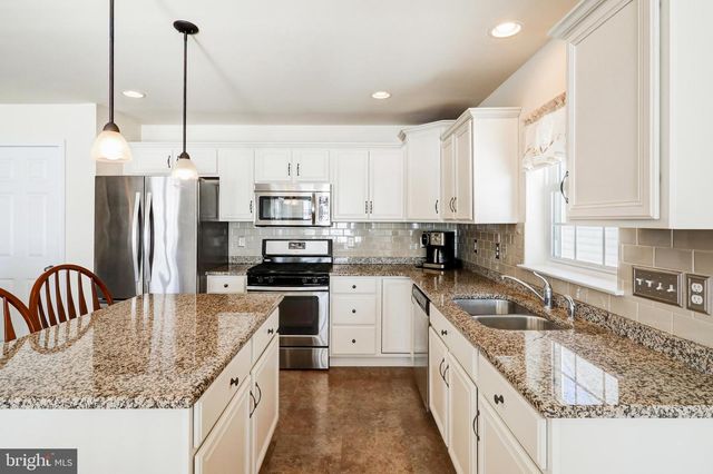 79 PLEASANT RD, Gordonville, PA 17529