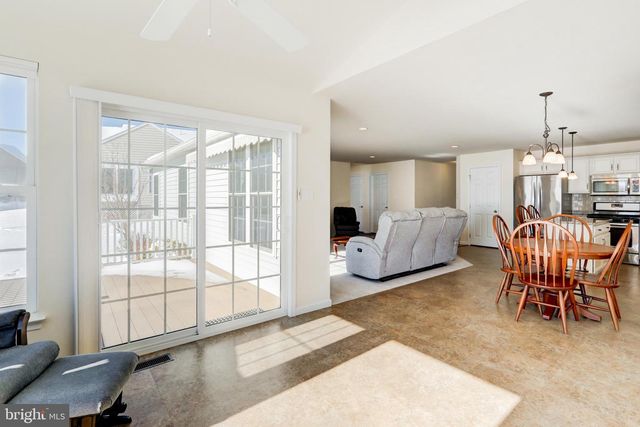 79 PLEASANT RD, Gordonville, PA 17529