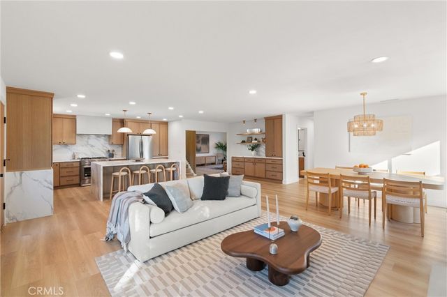 20642 Goshawk Lane, Huntington Beach, CA 92646