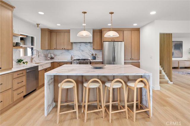 20642 Goshawk Lane, Huntington Beach, CA 92646