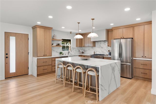 20642 Goshawk Lane, Huntington Beach, CA 92646