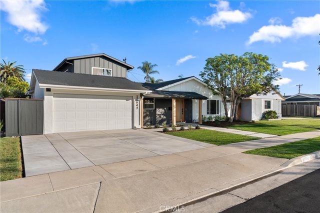 20642 Goshawk Lane, Huntington Beach, CA 92646