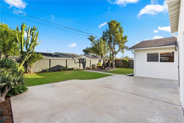 20642 Goshawk Lane, Huntington Beach, CA 92646