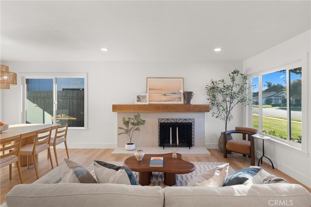 20642 Goshawk Lane, Huntington Beach, CA 92646