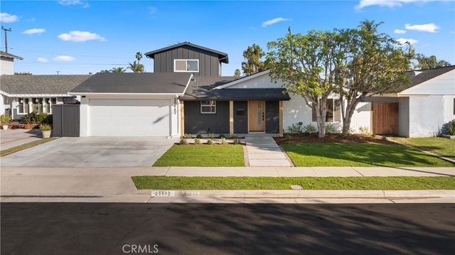 20642 Goshawk Lane, Huntington Beach, CA 92646