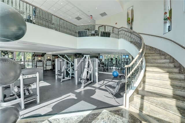 2100 N Ocean Blvd 18B, Fort Lauderdale, FL 33305