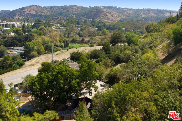 238 Furness Avenue, Los Angeles, CA 90042