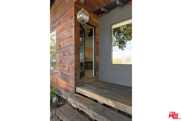238 Furness Avenue, Los Angeles, CA 90042