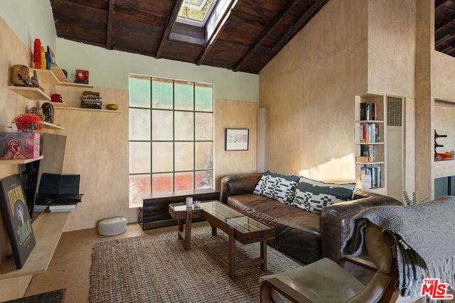 238 Furness Avenue, Los Angeles, CA 90042