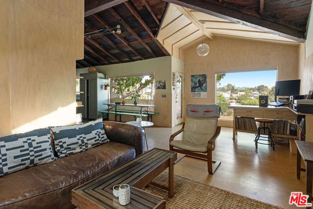 238 Furness Avenue, Los Angeles, CA 90042