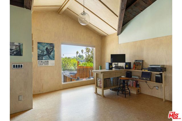 238 Furness Avenue, Los Angeles, CA 90042