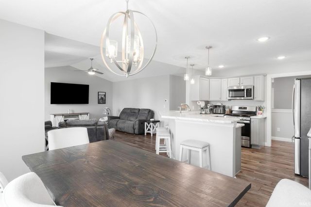 1604 Cobble Hill Drive, Osceola, IN 46561