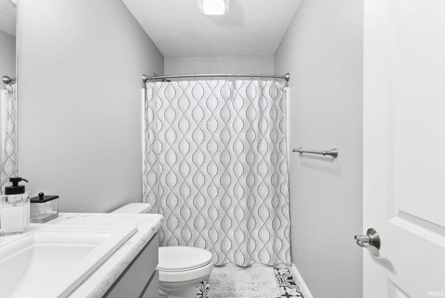 1604 Cobble Hill Drive, Osceola, IN 46561