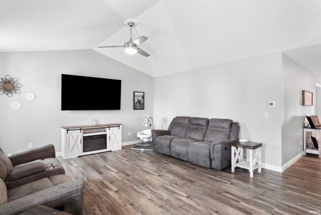 1604 Cobble Hill Drive, Osceola, IN 46561