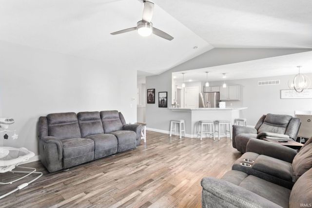 1604 Cobble Hill Drive, Osceola, IN 46561