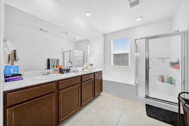 3219 E Mary Avenue, Visalia, CA 93292