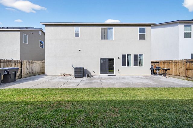 3219 E Mary Avenue, Visalia, CA 93292