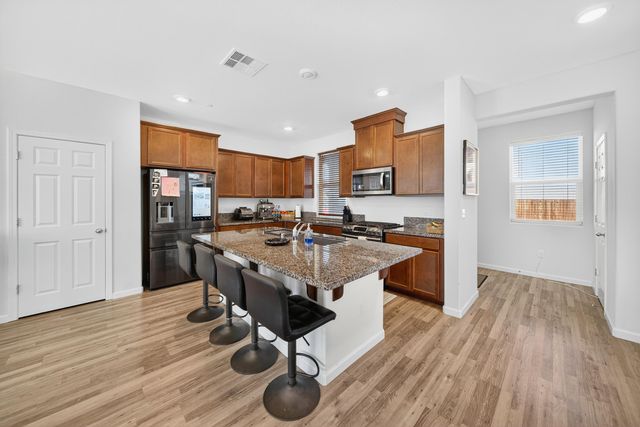 3219 E Mary Avenue, Visalia, CA 93292