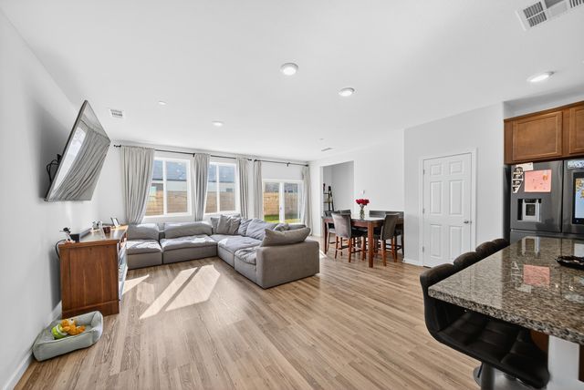 3219 E Mary Avenue, Visalia, CA 93292