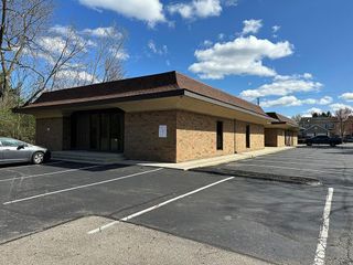 1198 Old Henderson Road, Columbus, OH 43220