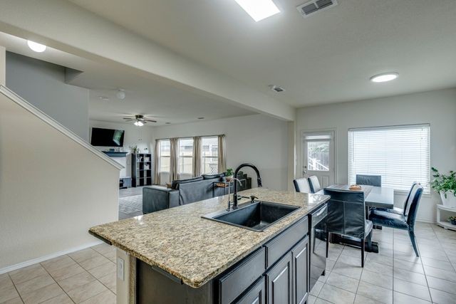 616 Cameron Way, Azle, TX 76020