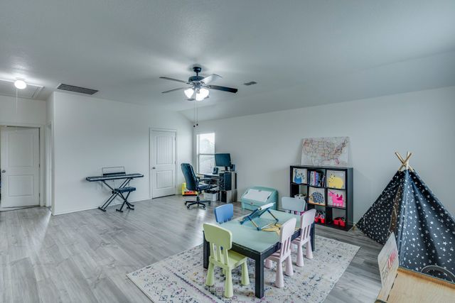 616 Cameron Way, Azle, TX 76020