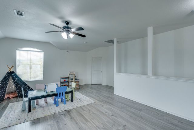 616 Cameron Way, Azle, TX 76020