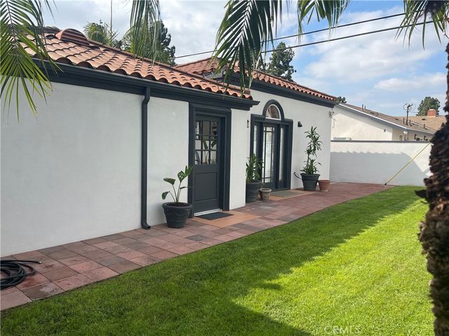 9457 Gotham, Downey, CA 90241