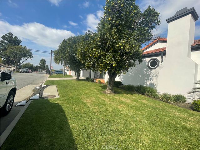 9457 Gotham, Downey, CA 90241