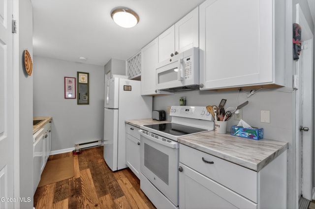 85 Wake Robin Road, Ballston Spa, NY 12020