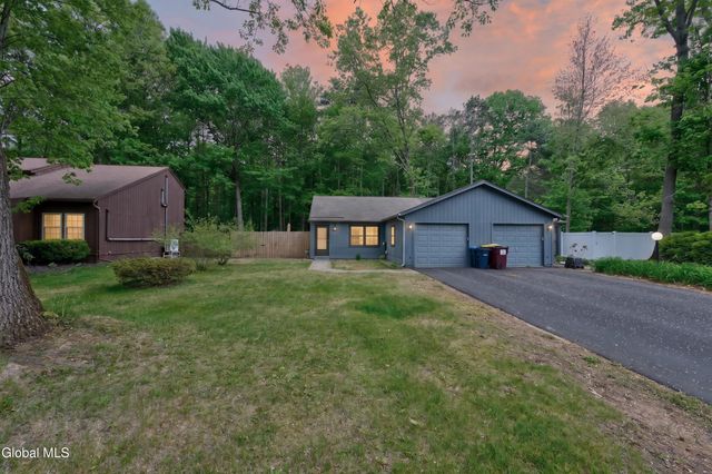 85 Wake Robin Road, Ballston Spa, NY 12020
