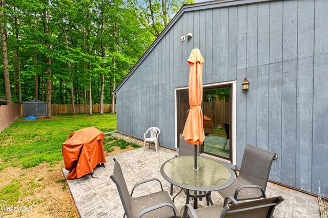 85 Wake Robin Road, Ballston Spa, NY 12020
