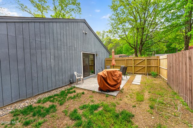 85 Wake Robin Road, Ballston Spa, NY 12020