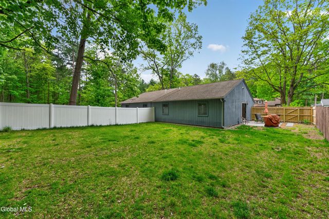 85 Wake Robin Road, Ballston Spa, NY 12020