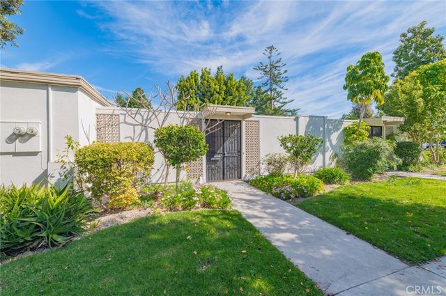 319 Avenida Carmel B, Laguna Woods, CA 92637