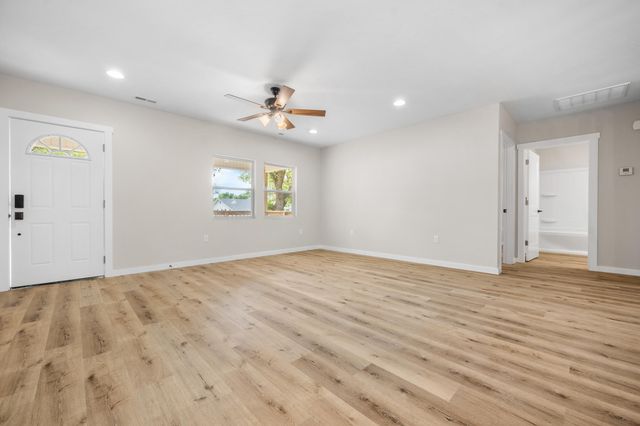 615 W Olive Street, Bolivar, MO 65613