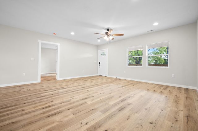 615 W Olive Street, Bolivar, MO 65613