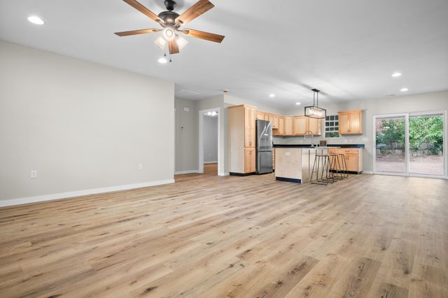 615 W Olive Street, Bolivar, MO 65613