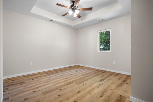 615 W Olive Street, Bolivar, MO 65613