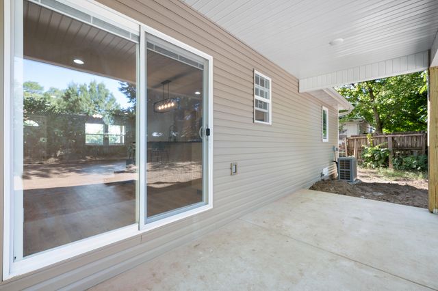 615 W Olive Street, Bolivar, MO 65613