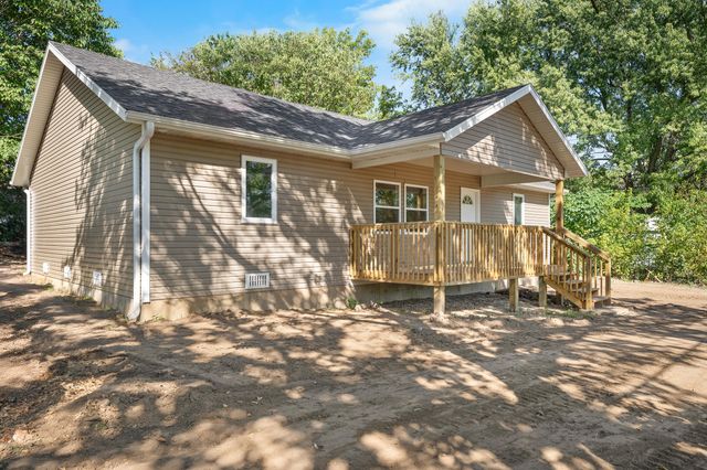 615 W Olive Street, Bolivar, MO 65613